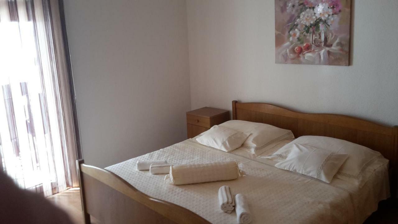 As Brela Hotel Exterior photo